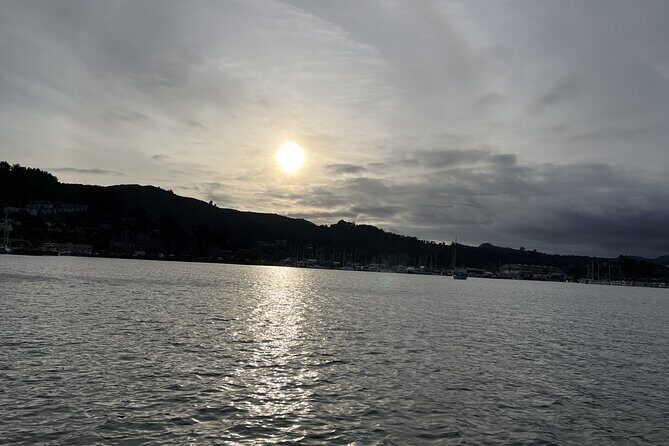 2hr. SUNSET Sailing Experience on San Francisco Bay - Captain Will’s vibe: jokes, skill, and steering time
