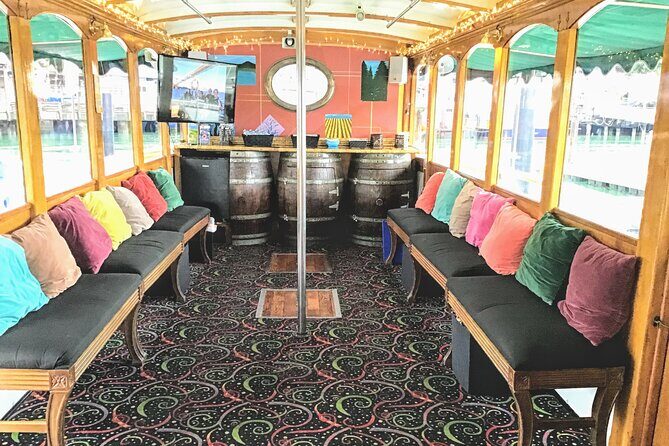 90-Minute Sunset Tour Aboard Wine Therapy - Stop-by-stop: the sunset behind the Golden Gate and the city lighting up
