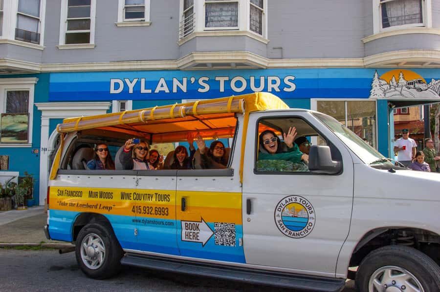 Lombard Leap: Lombard Street, Coit Tower and Chinatown Tour - Little Italy to Chinatown: how this short ride gives you more than photos