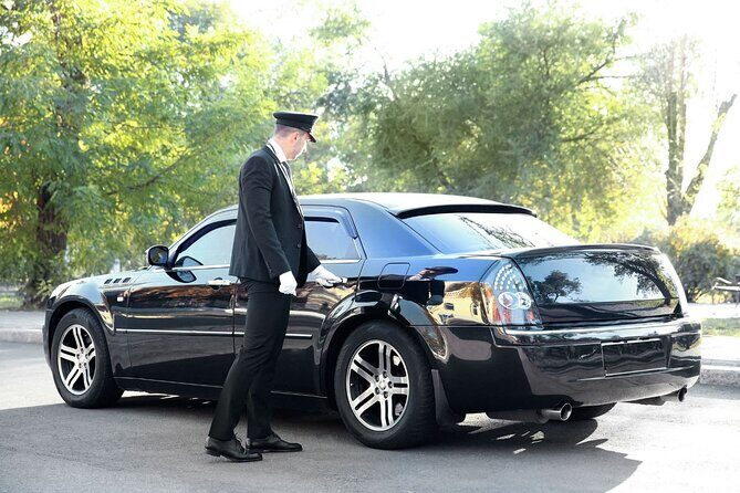 Private One-way Transfer San Francisco Airport To San Francisco - Pickup at SFO: Meeting Your Driver Without the Headache