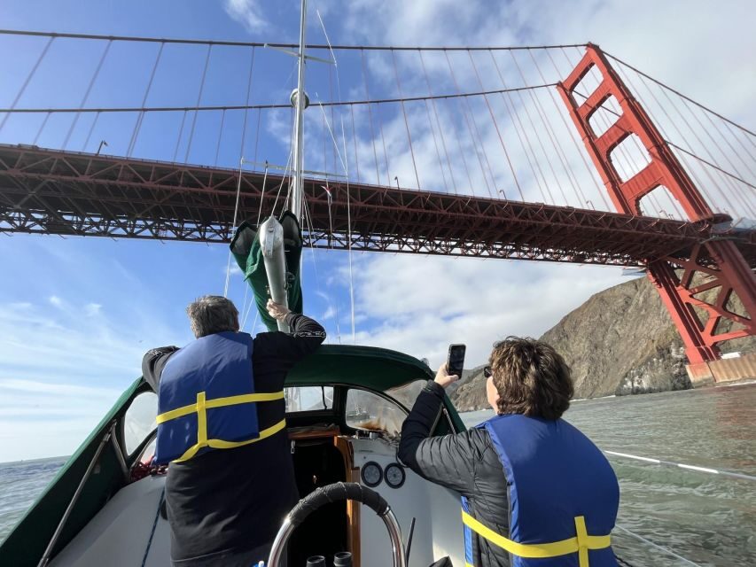 SAN FRANCISCO: (2hr) SUNSET Sailing Experience on SF Bay - The SF Skyline and Shoreline: Where the City Starts to Light Up