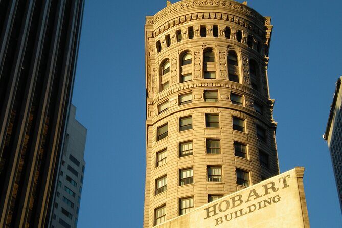 San Francisco Architecture Walking Tour - How the Guide Helps You See Buildings at the Right Angles