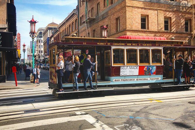 San Francisco Chinatown, Russian Hill, And North Beach Tour - Russian Hill: architecture and the joy of hidden streets