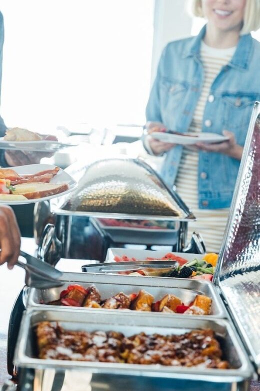 San Francisco: Christmas Day Buffet Brunch or Dinner Cruise - Holiday food and drinks: what’s included, and what’s not