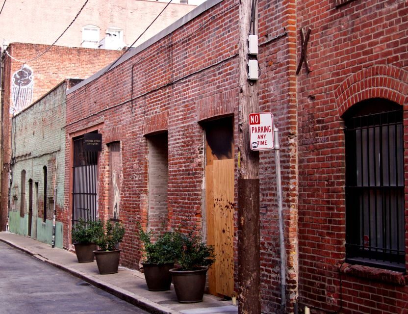 San Francisco: Gold, Greed, and Gunslingers Walking Tour - Turning the Barbary Coast into street-level reality