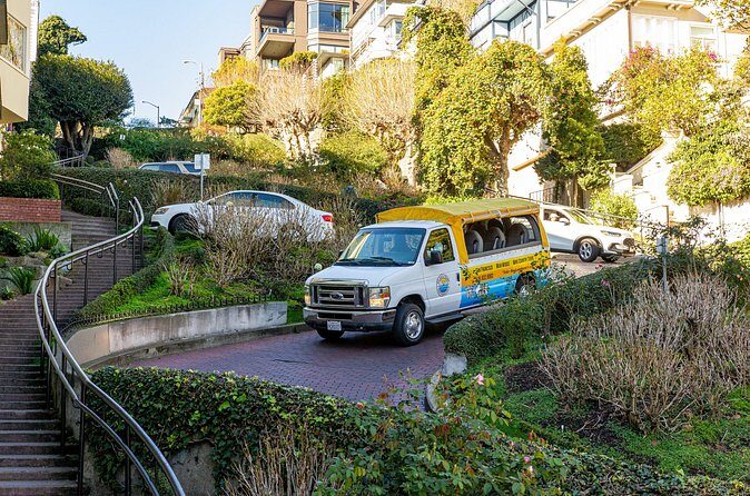 San Francisco: Lombard St Loop 50 Min Best City Highlights Tour - Pier 39 and the Bay ender: where your photos finish strong