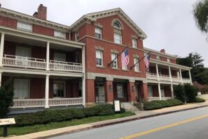 San Francisco Presidio Walking Tour - Starting at the Lodge at the Presidio (and how to use the first stretch)