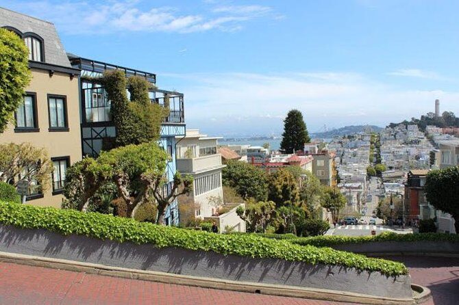 San Francisco Urban Hike: Coit Tower, Lombard Street and North Beach - Entering the Route From Levi’s Plaza Park
