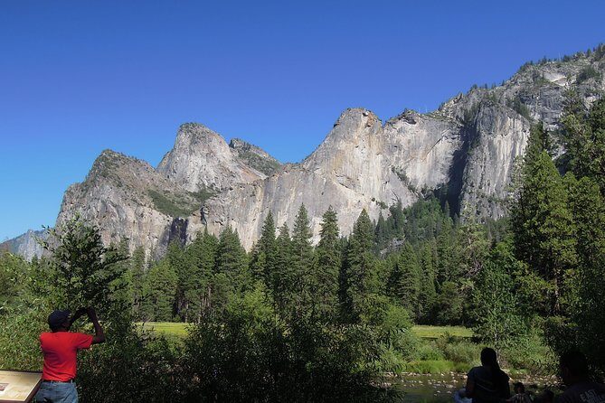 Yosemite National Park - One Way Trip - Tunnel View and Bridalveil Falls: why these spots are always on the list